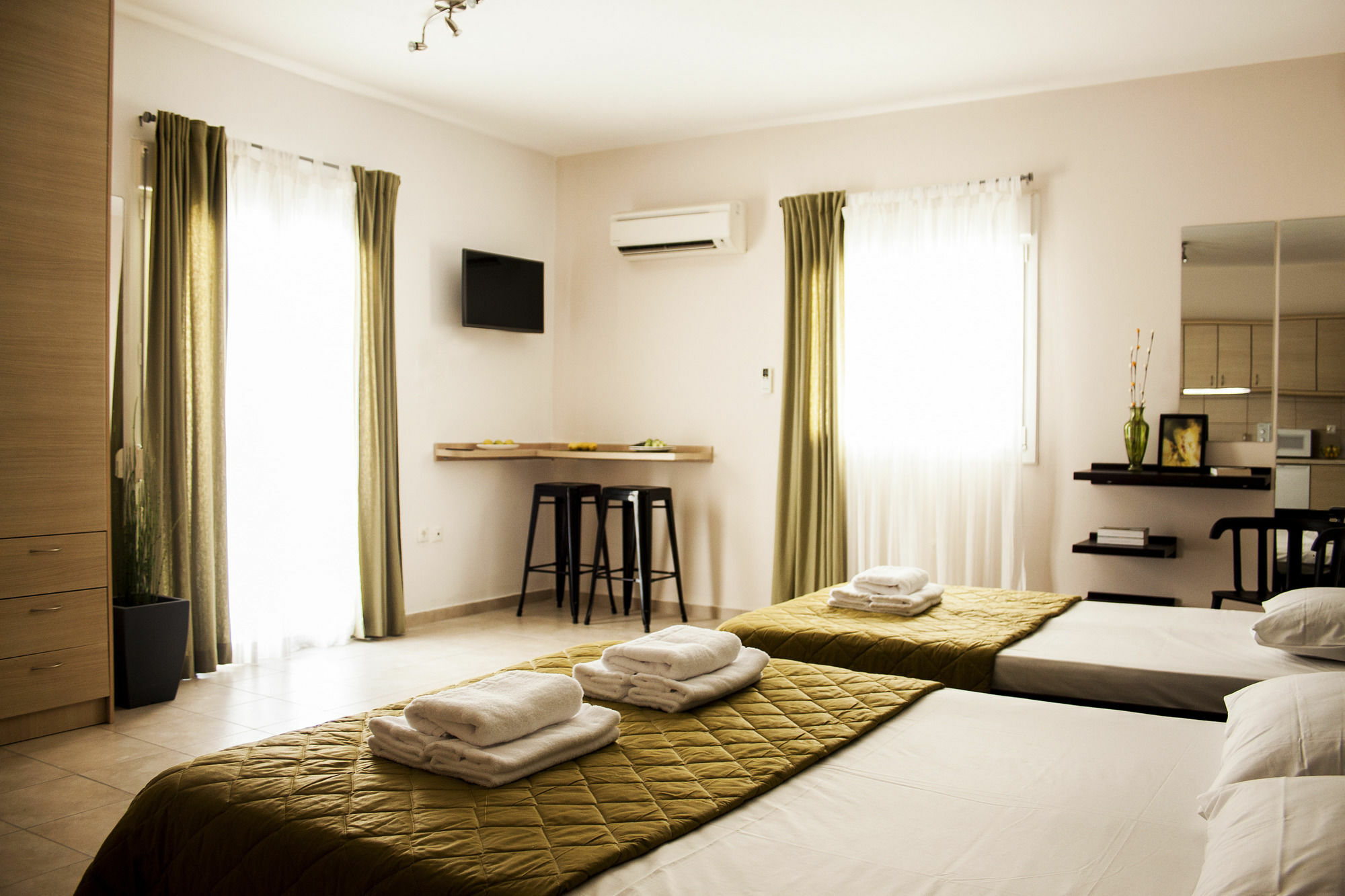 Krinis Apartments Rhodes City Eksteriør bilde